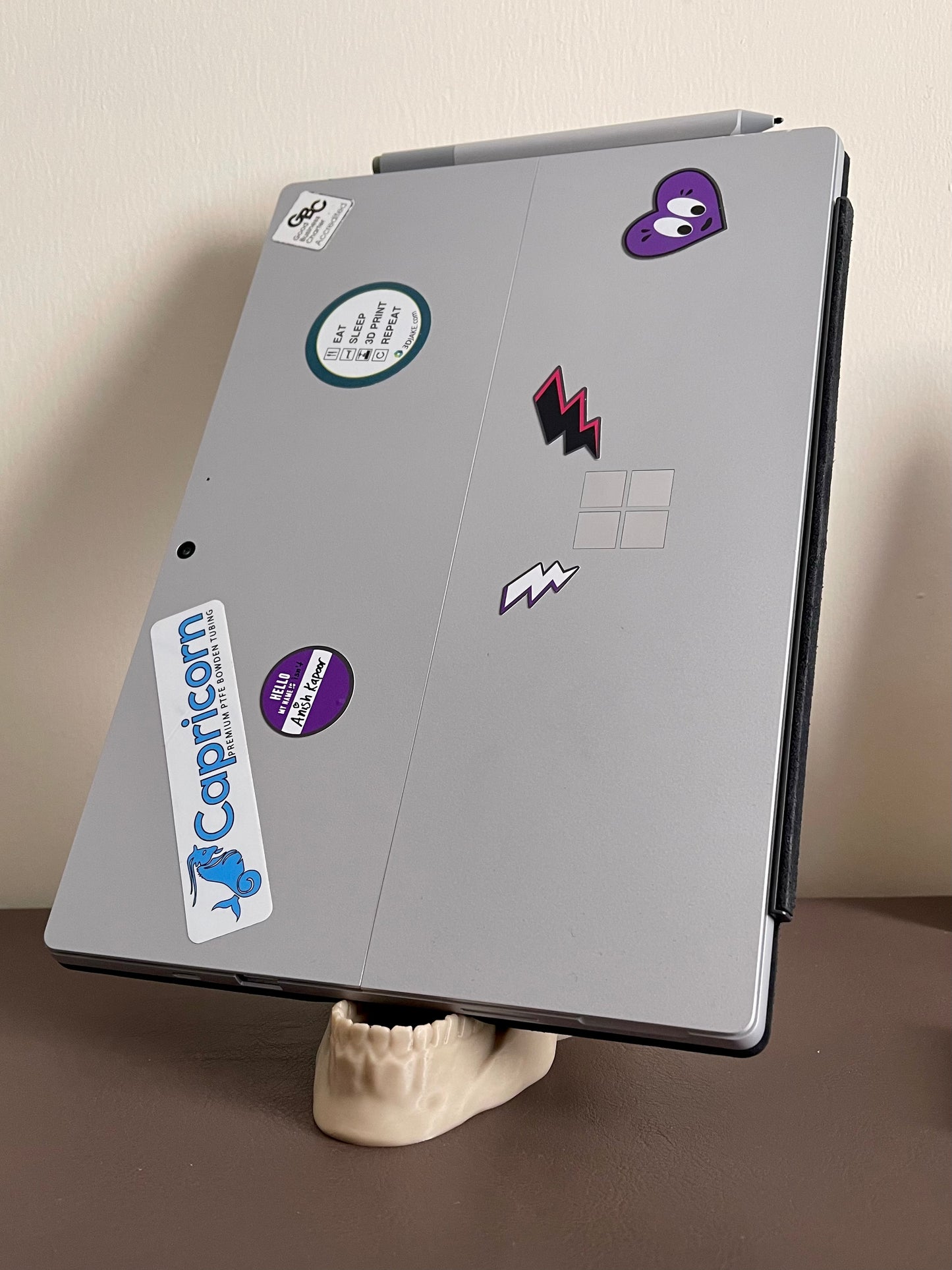 Punk Skull - Phone/Tablet Stand
