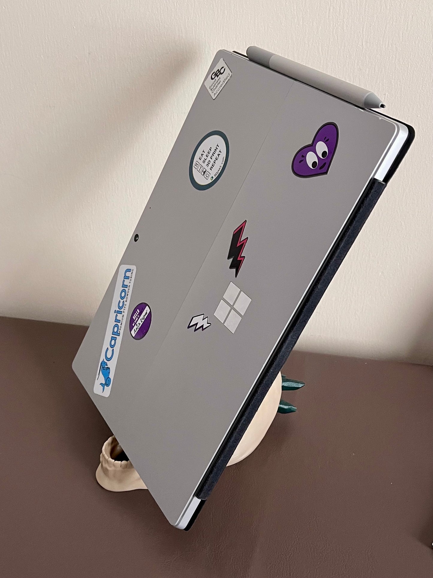 Punk Skull - Phone/Tablet Stand