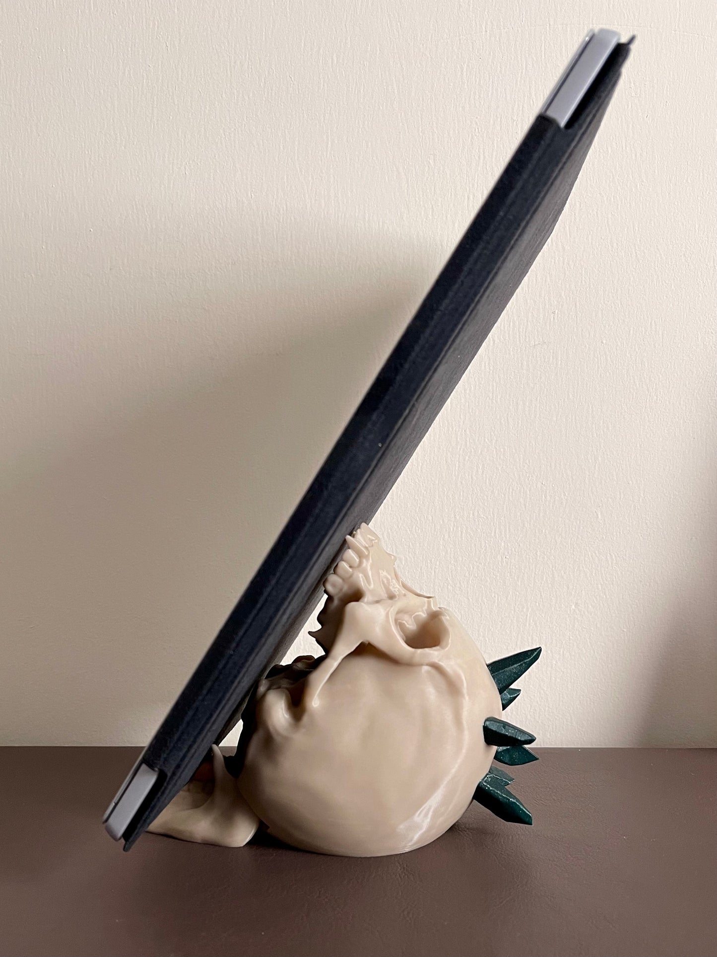Punk Skull - Phone/Tablet Stand
