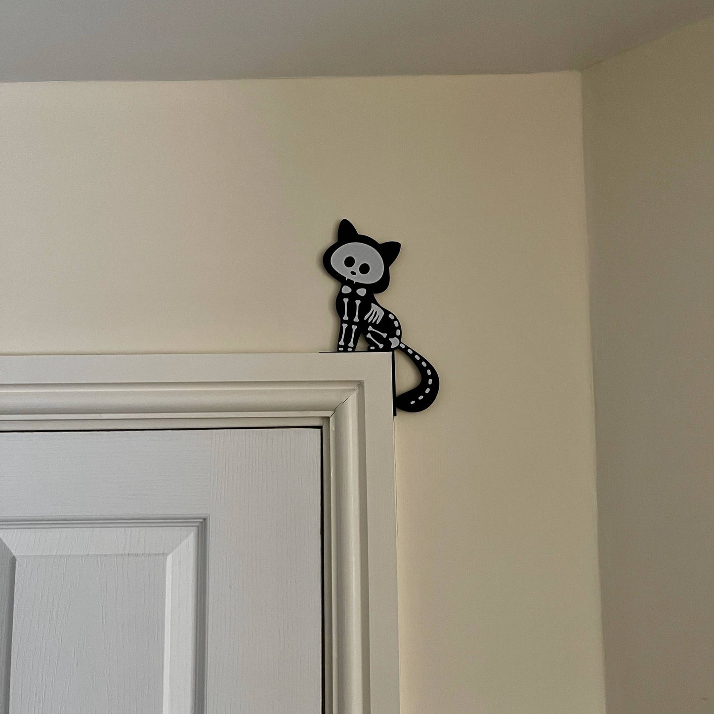 Skeleton Cat Door Decoration